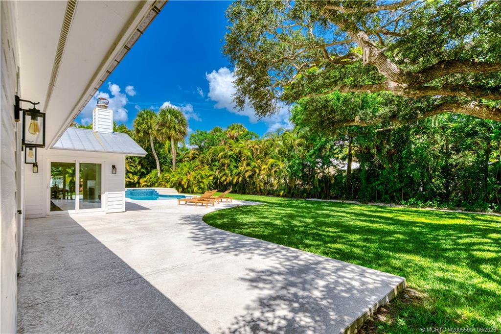10 Ridgeland Drive