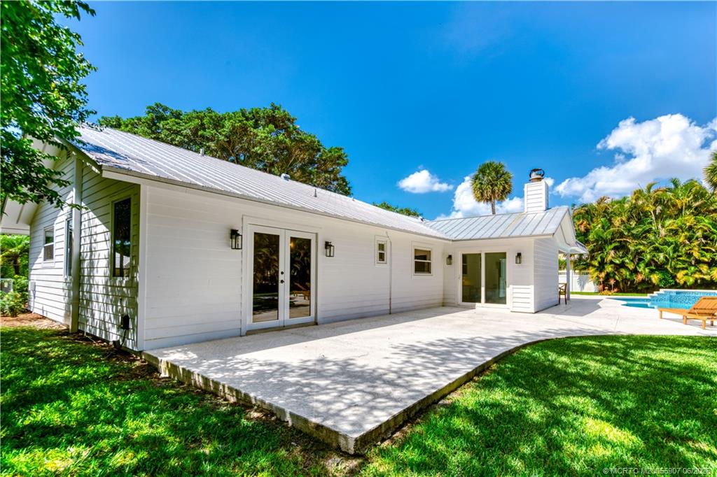 10 Ridgeland Drive
