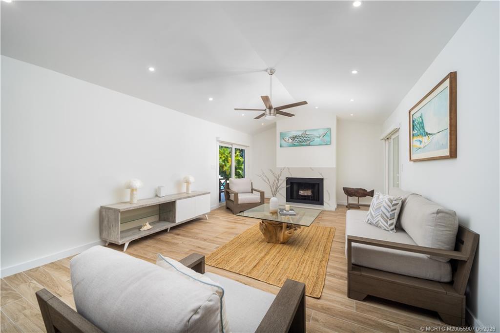 10 Ridgeland Drive