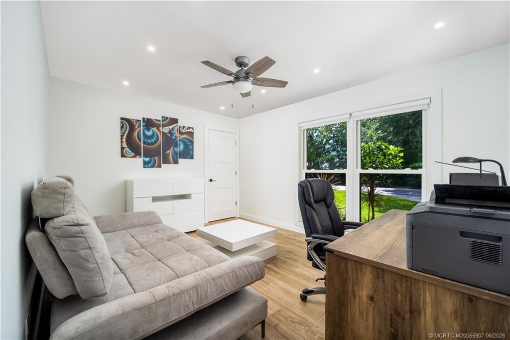 10 Ridgeland Drive