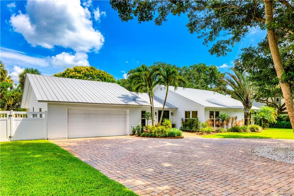 10 Ridgeland Drive