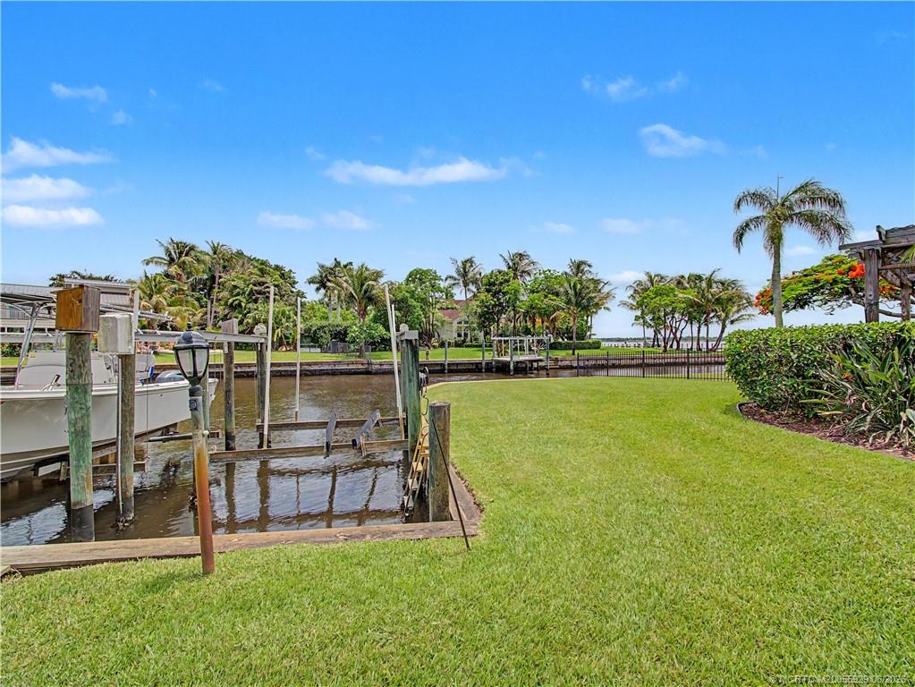 1910 NW Cove Circle