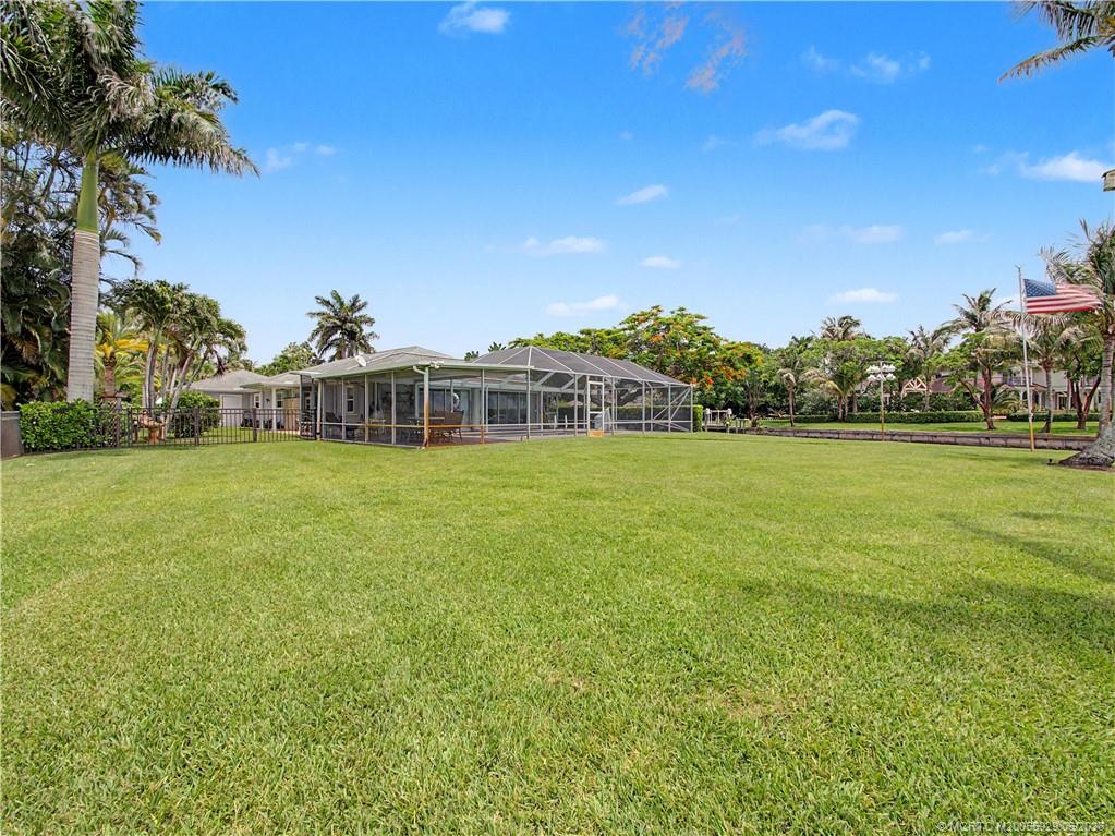 1910 NW Cove Circle