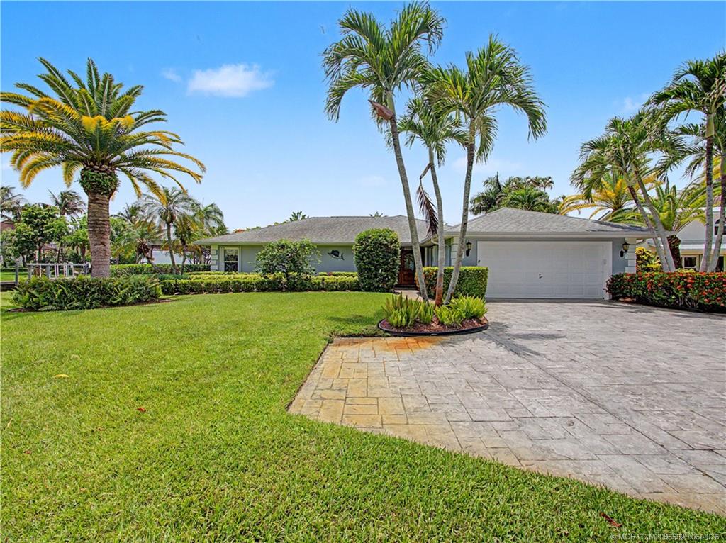 1910 NW Cove Circle
