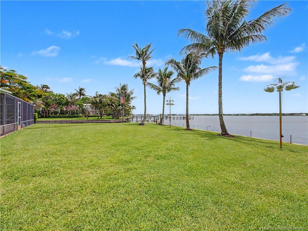 1910 NW Cove Circle