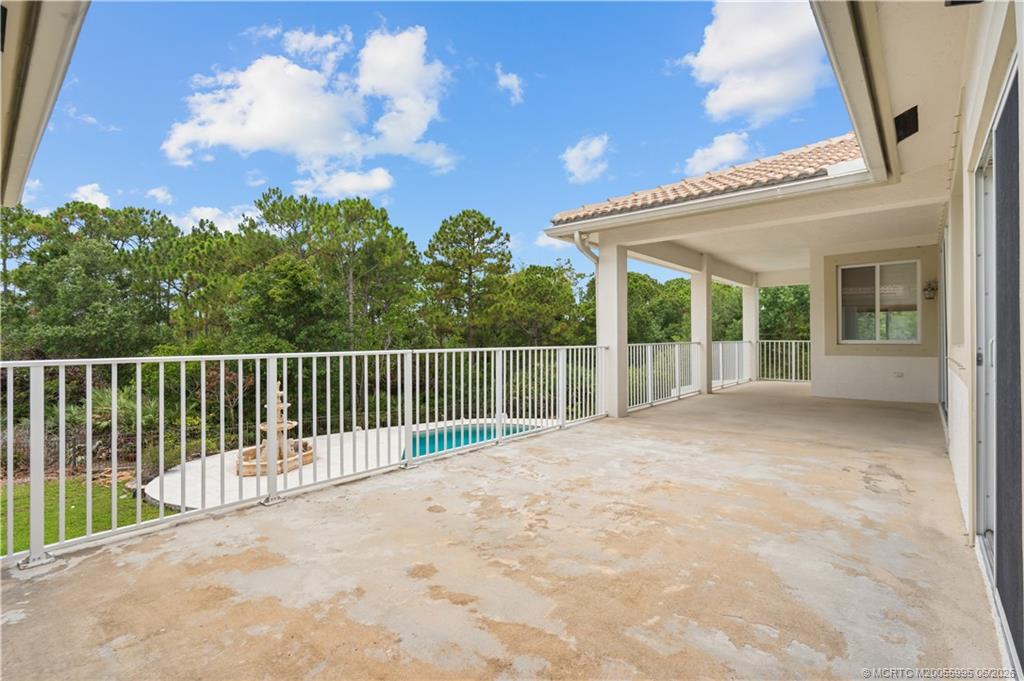 5044 SW Saint Creek Drive