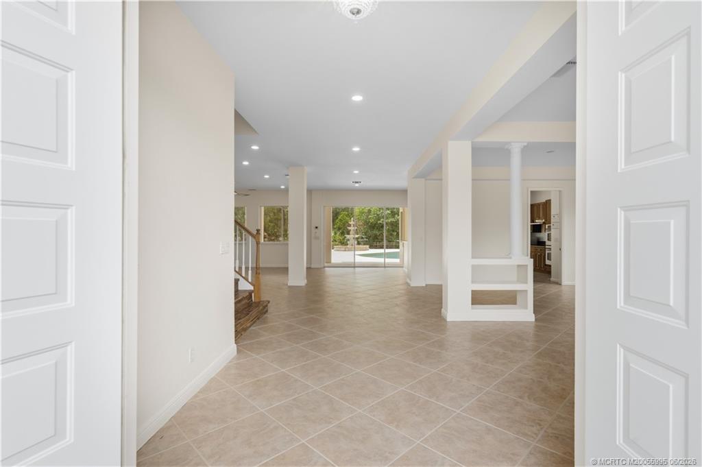 5044 SW Saint Creek Drive