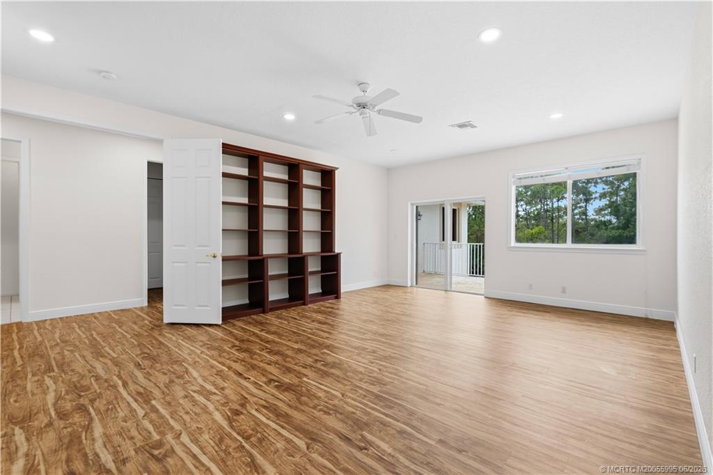 5044 SW Saint Creek Drive