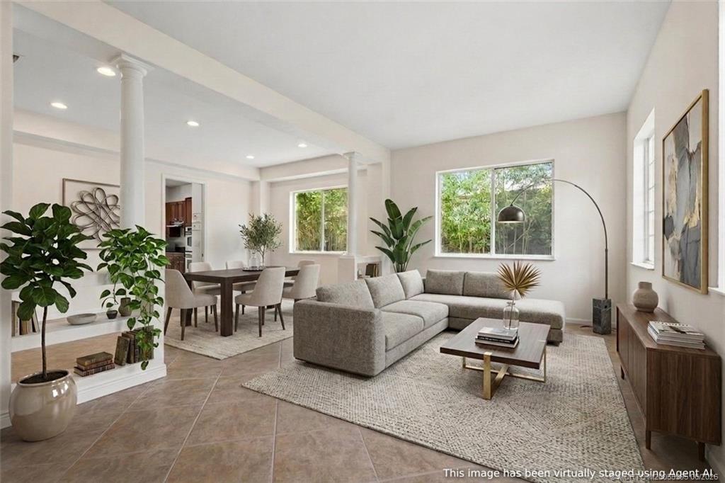5044 SW Saint Creek Drive