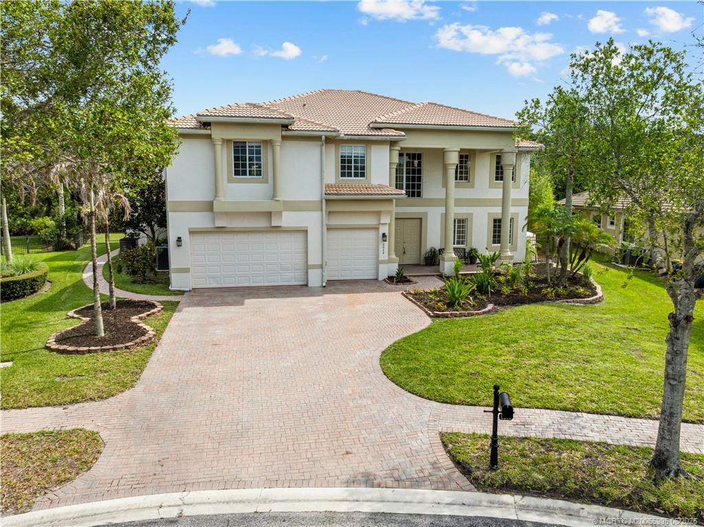 5044 SW Saint Creek Drive