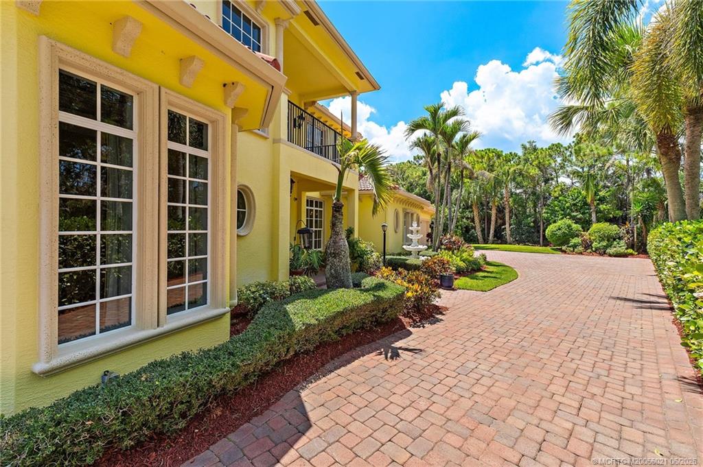 32 SW Wiregrass Ct