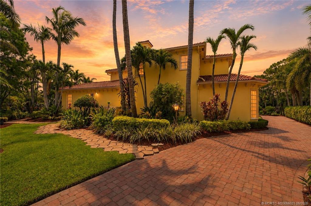 32 SW Wiregrass Ct