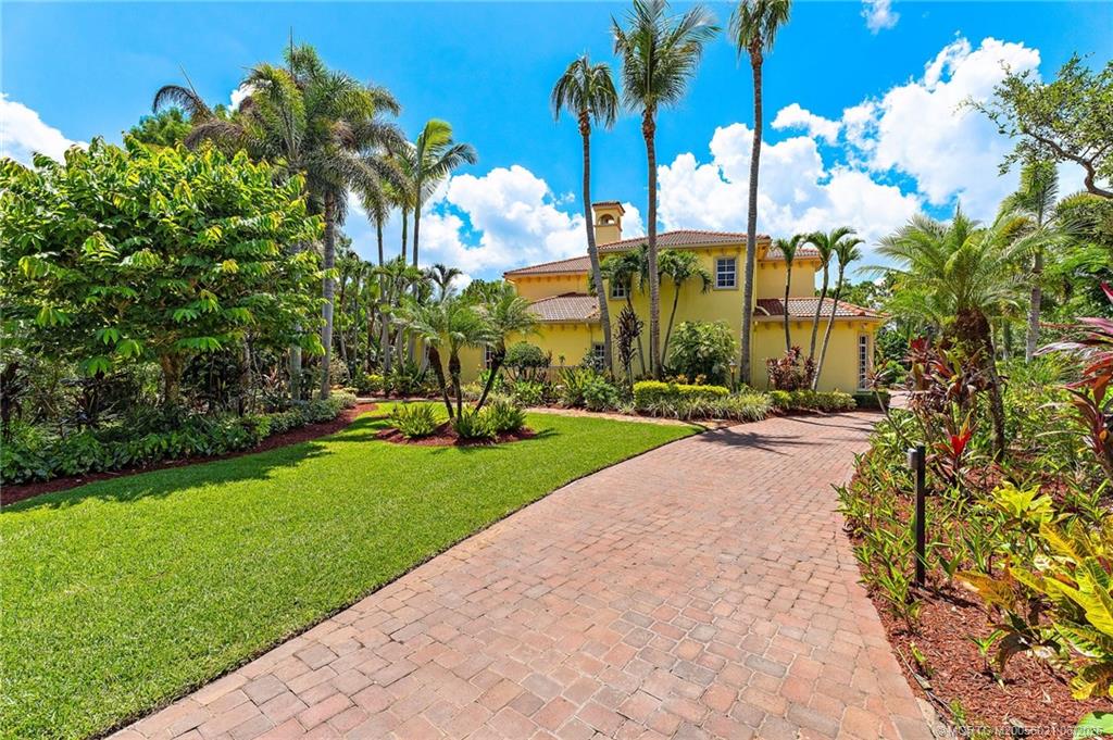 32 SW Wiregrass Ct