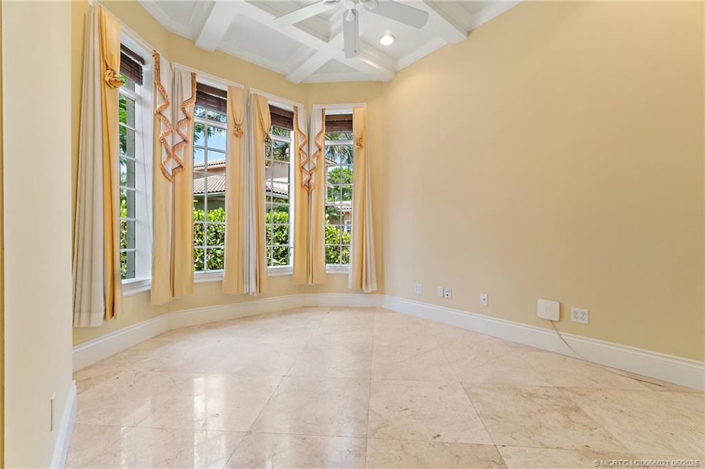 32 SW Wiregrass Ct