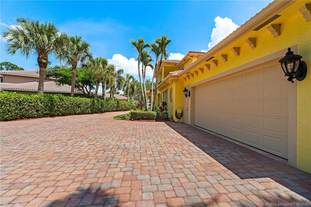 32 SW Wiregrass Ct