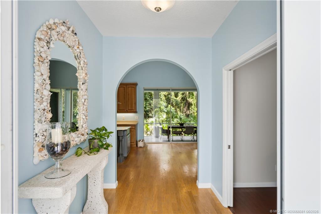 1859 NE Victorian Lane