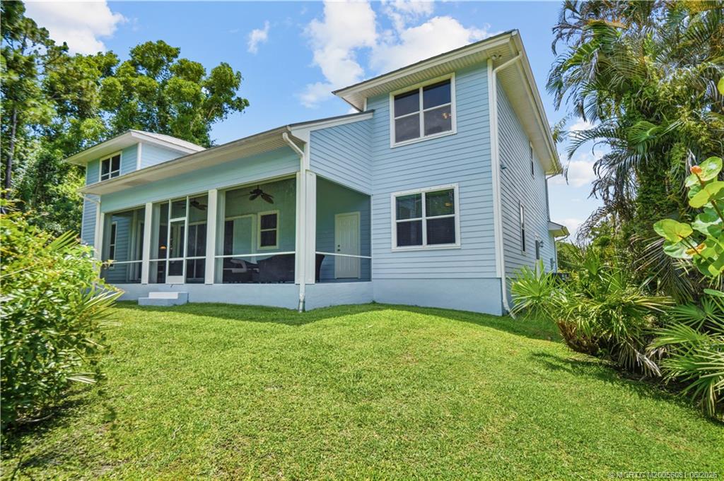 1859 NE Victorian Lane