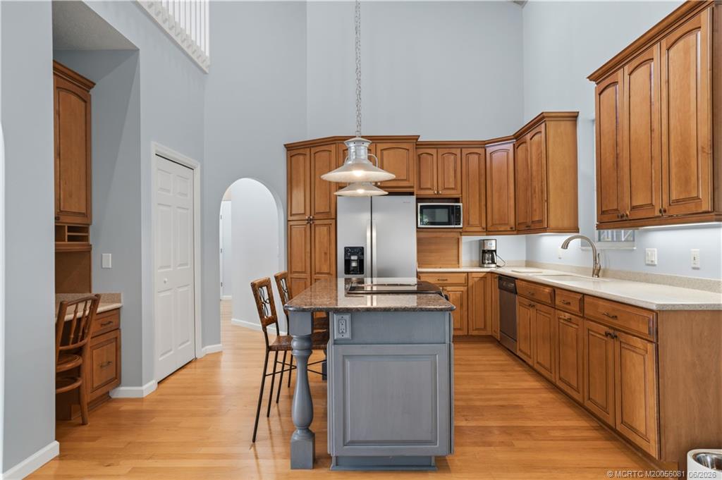 1859 NE Victorian Lane