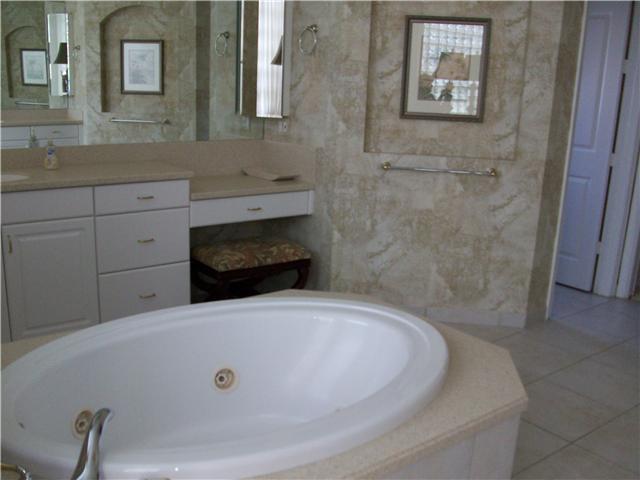 1547 SE BALLANTRAE Ct 1547