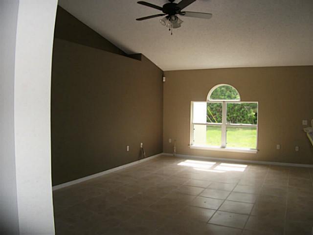 1189 SW Irving Street 1189