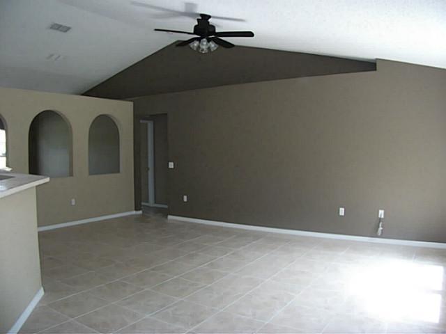 1189 SW Irving Street 1189