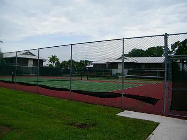 1402 SE Excaliber Lane 1402