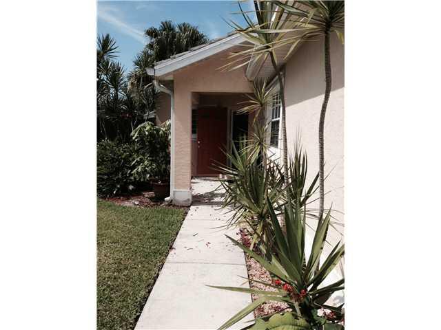 3555 SW Coco Palm Drive 3555