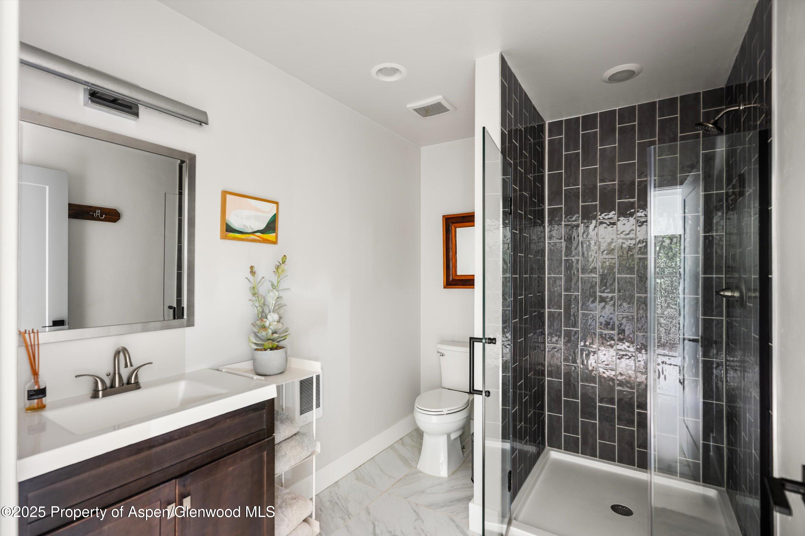 442 Silver King Court