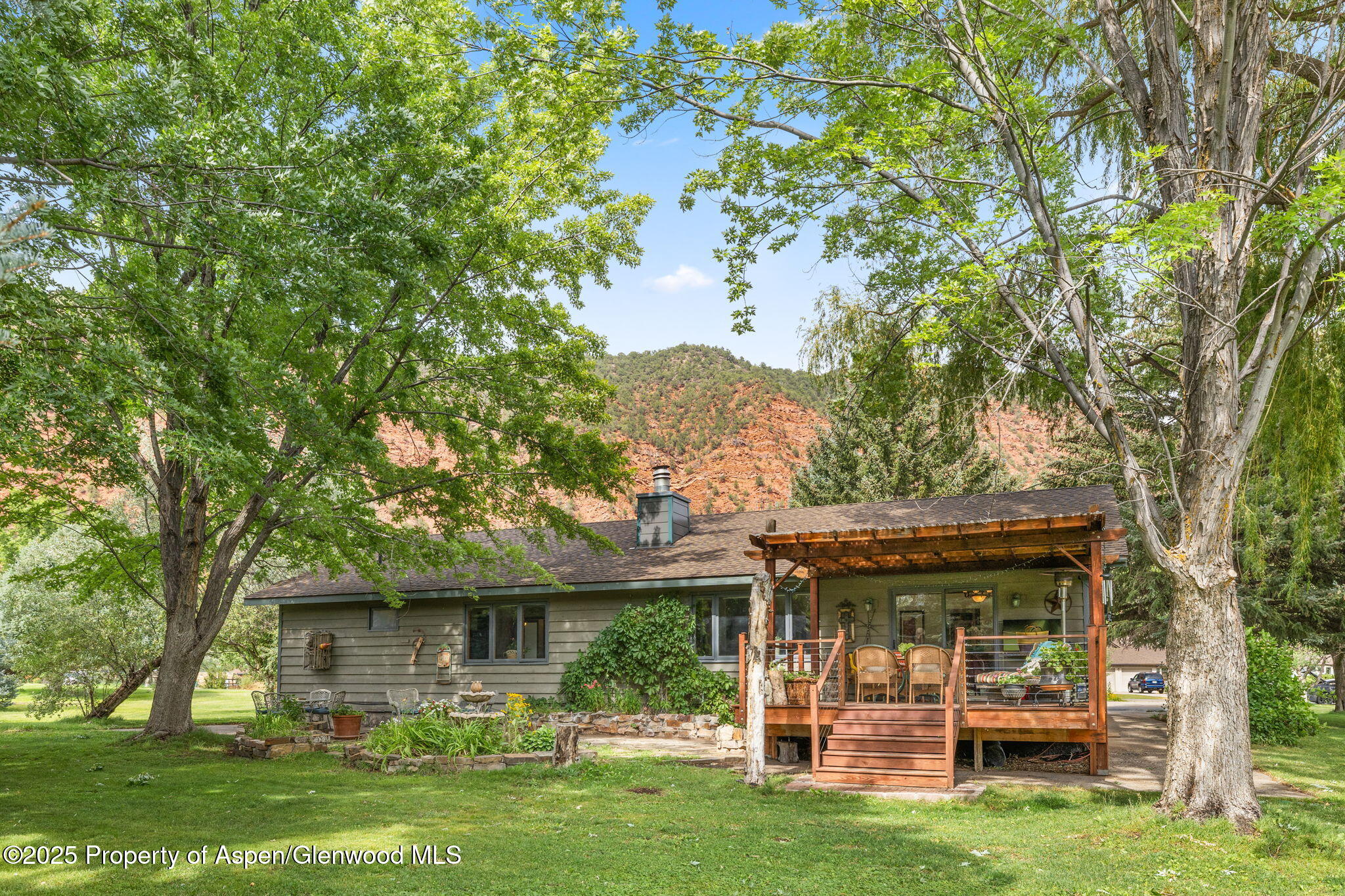 283 MEADOW Lane