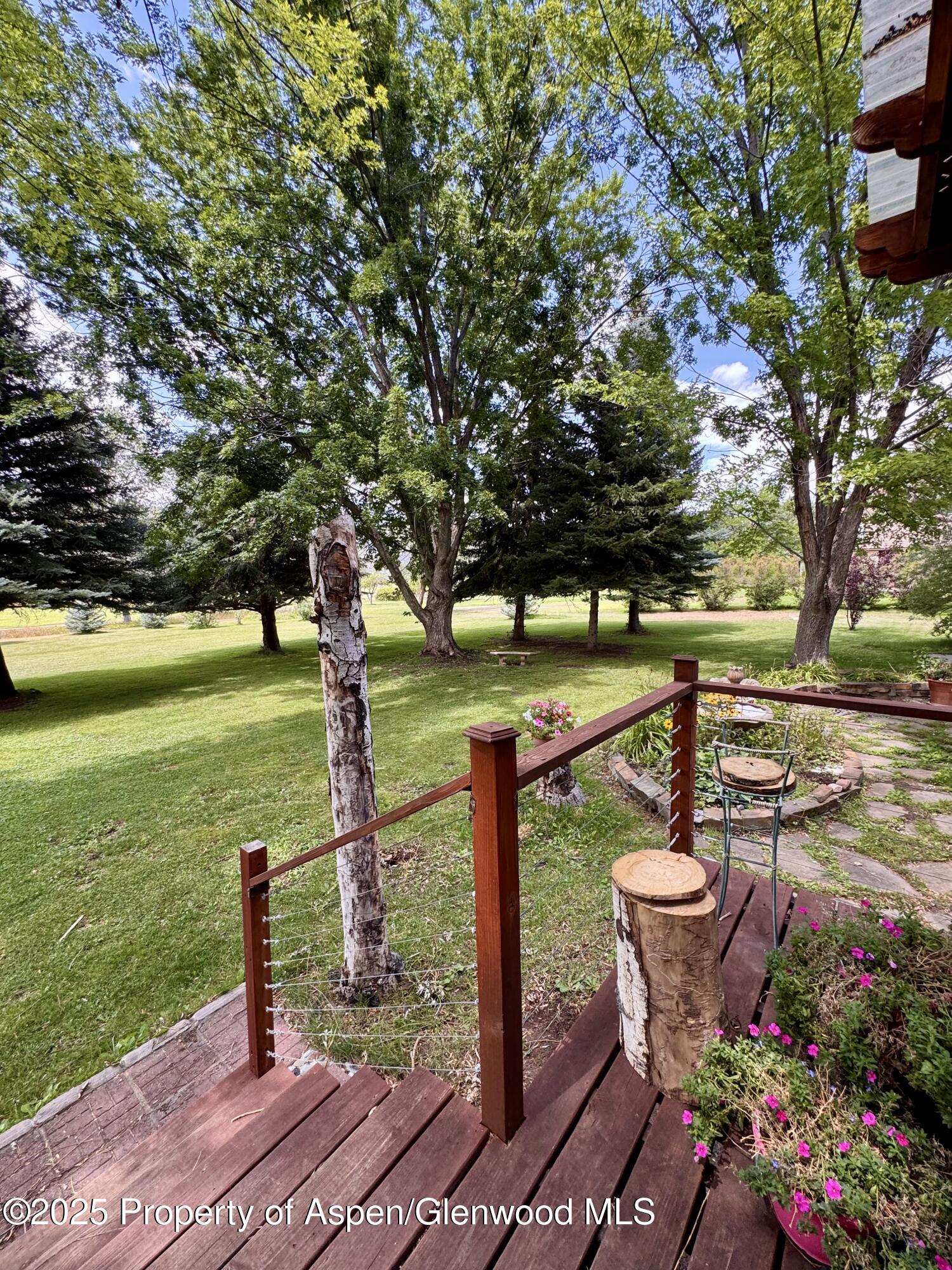 283 MEADOW Lane