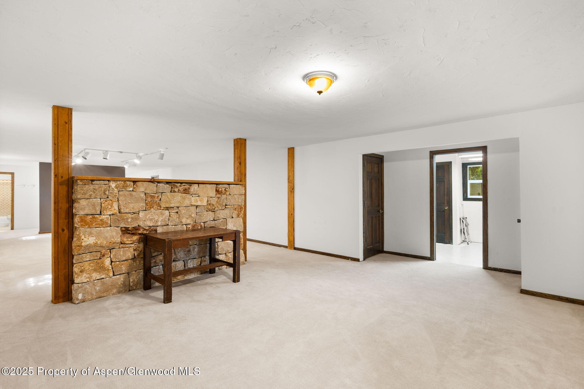 283 MEADOW Lane