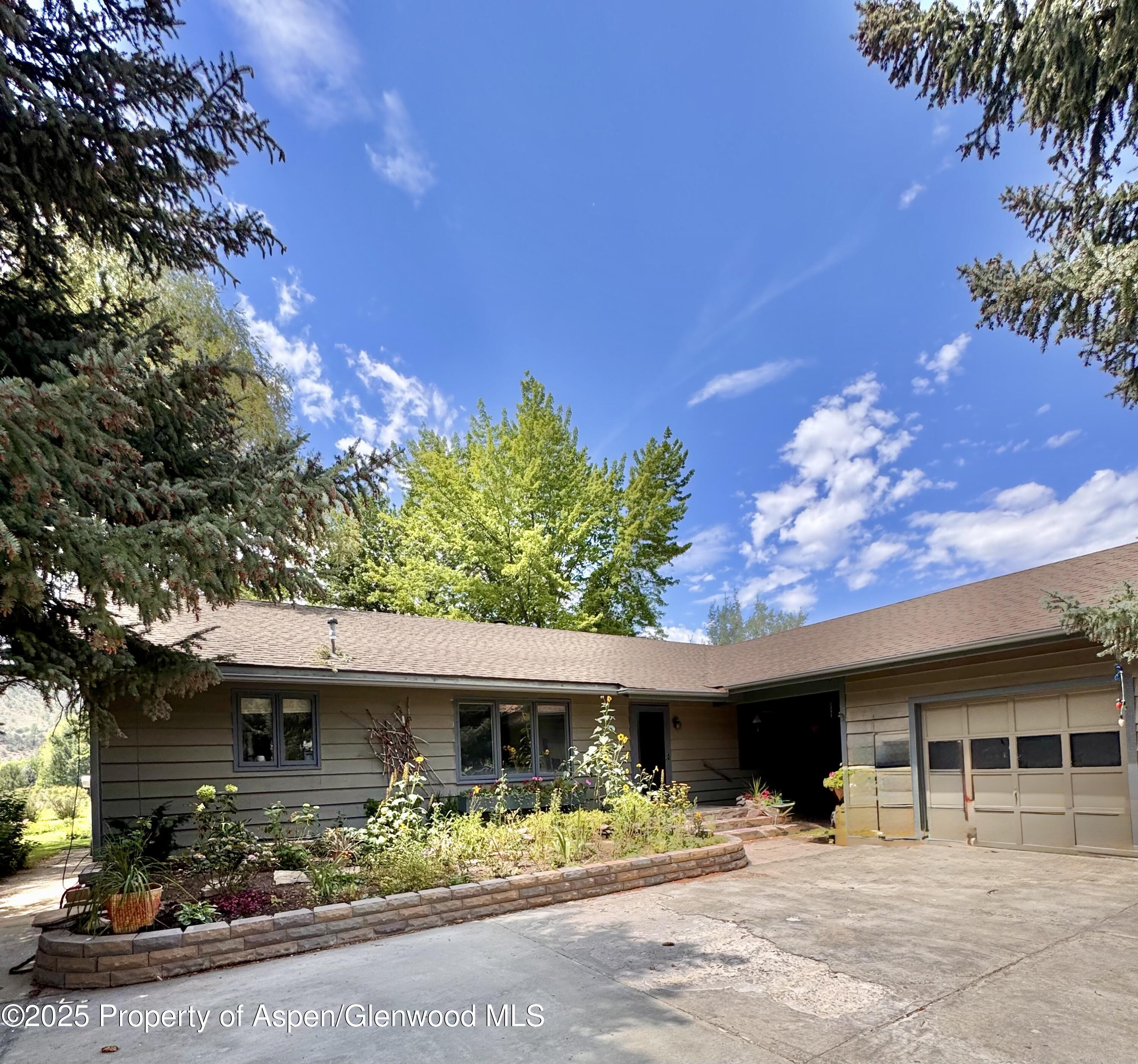 283 MEADOW Lane