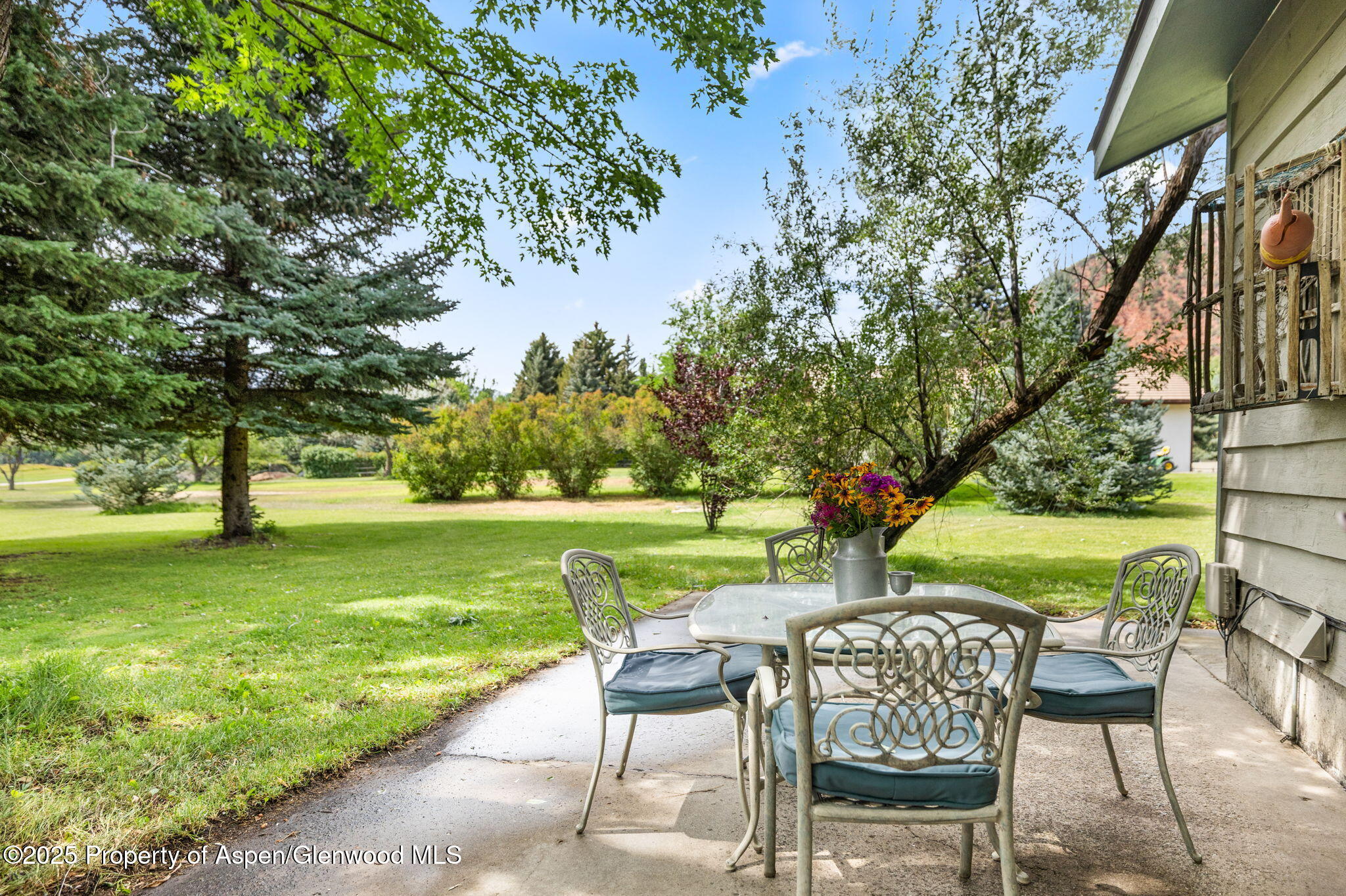283 MEADOW Lane