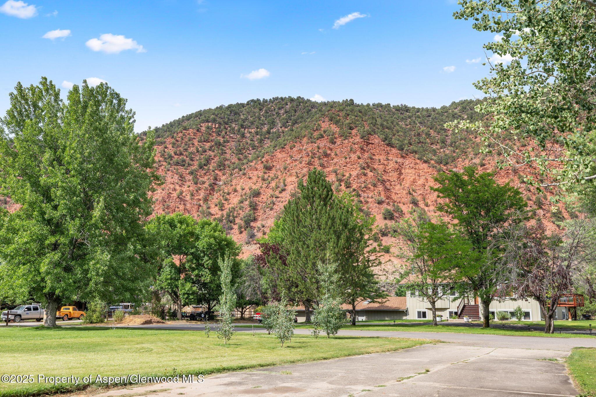 283 MEADOW Lane