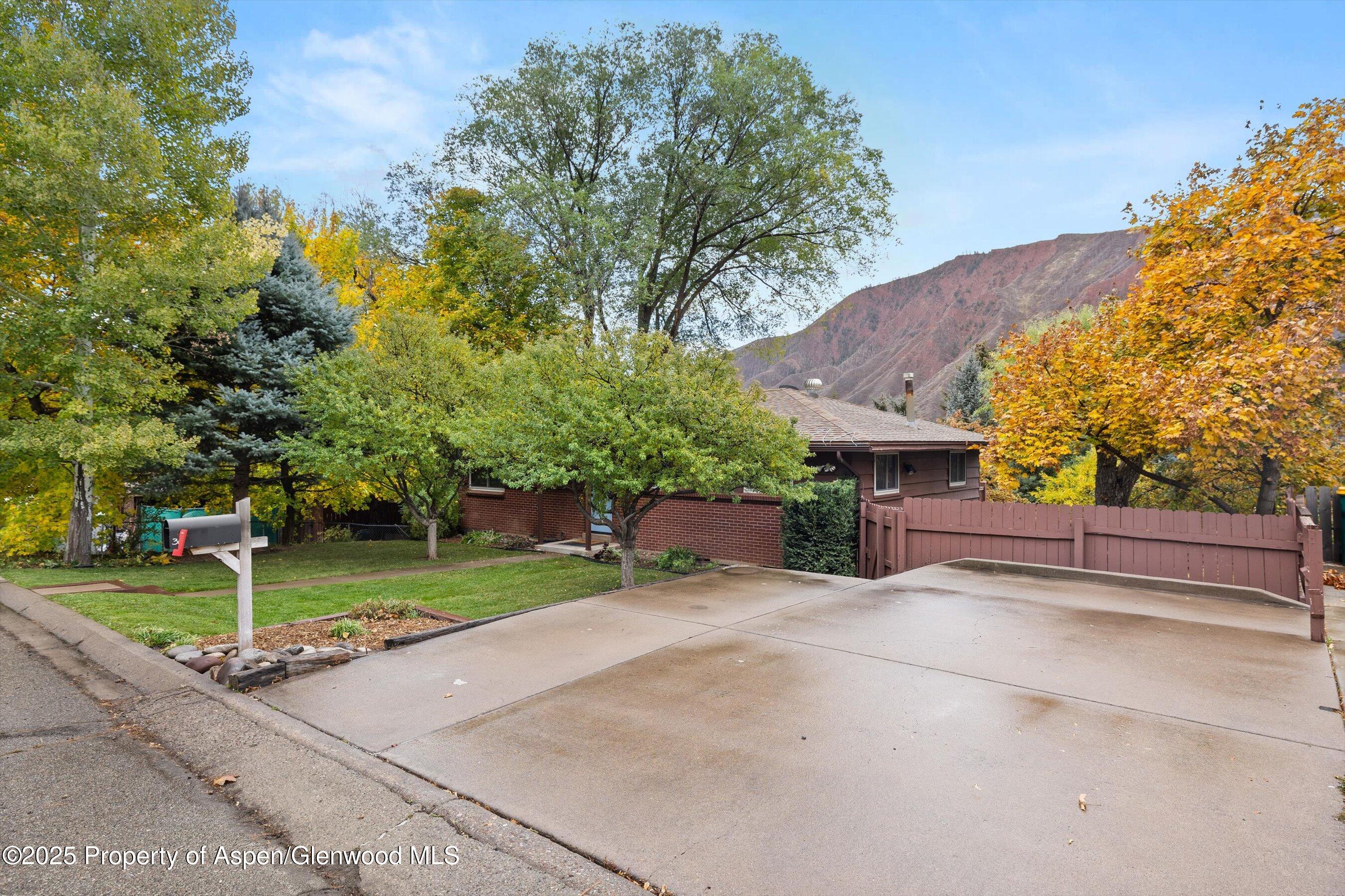 30 Mountain Shadows Drive
