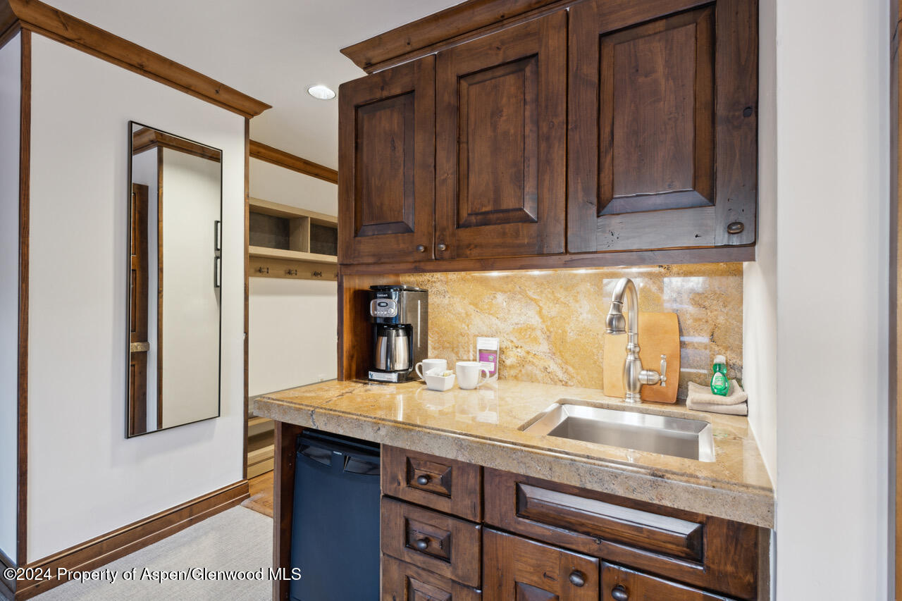 415 E Dean St., Unit 16, Week 9