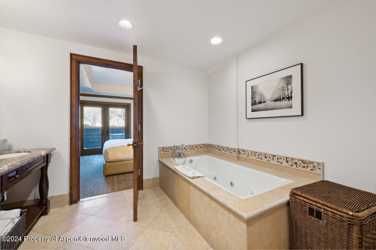 415 E Dean St., Unit 16, Week 9