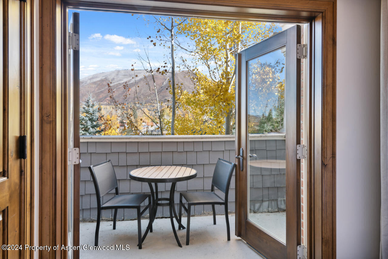 415 E Dean St., Unit 16, Week 9