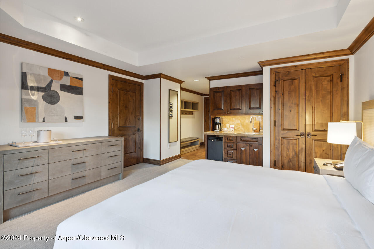 415 E Dean St., Unit 16, Week 9