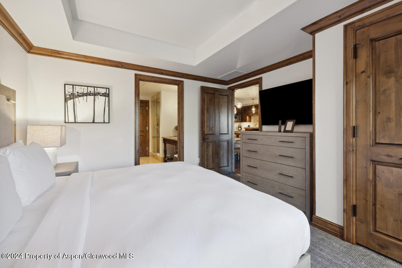 415 E Dean St., Unit 16, Week 9