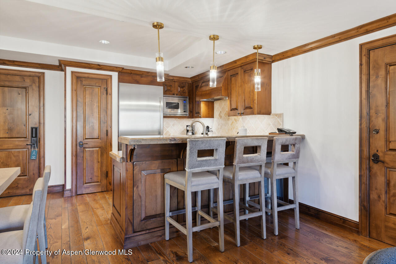 415 E Dean St., Unit 16, Week 9