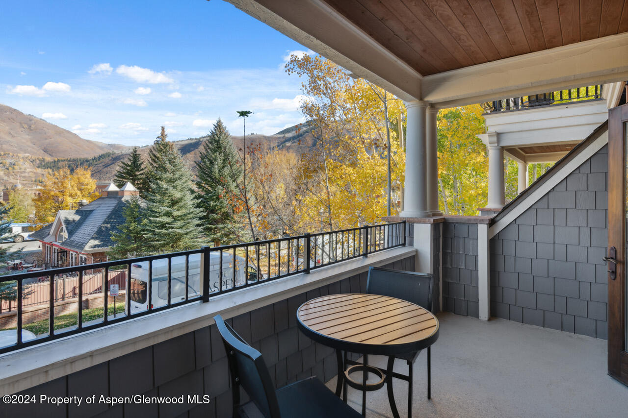 415 E Dean St., Unit 16, Week 9