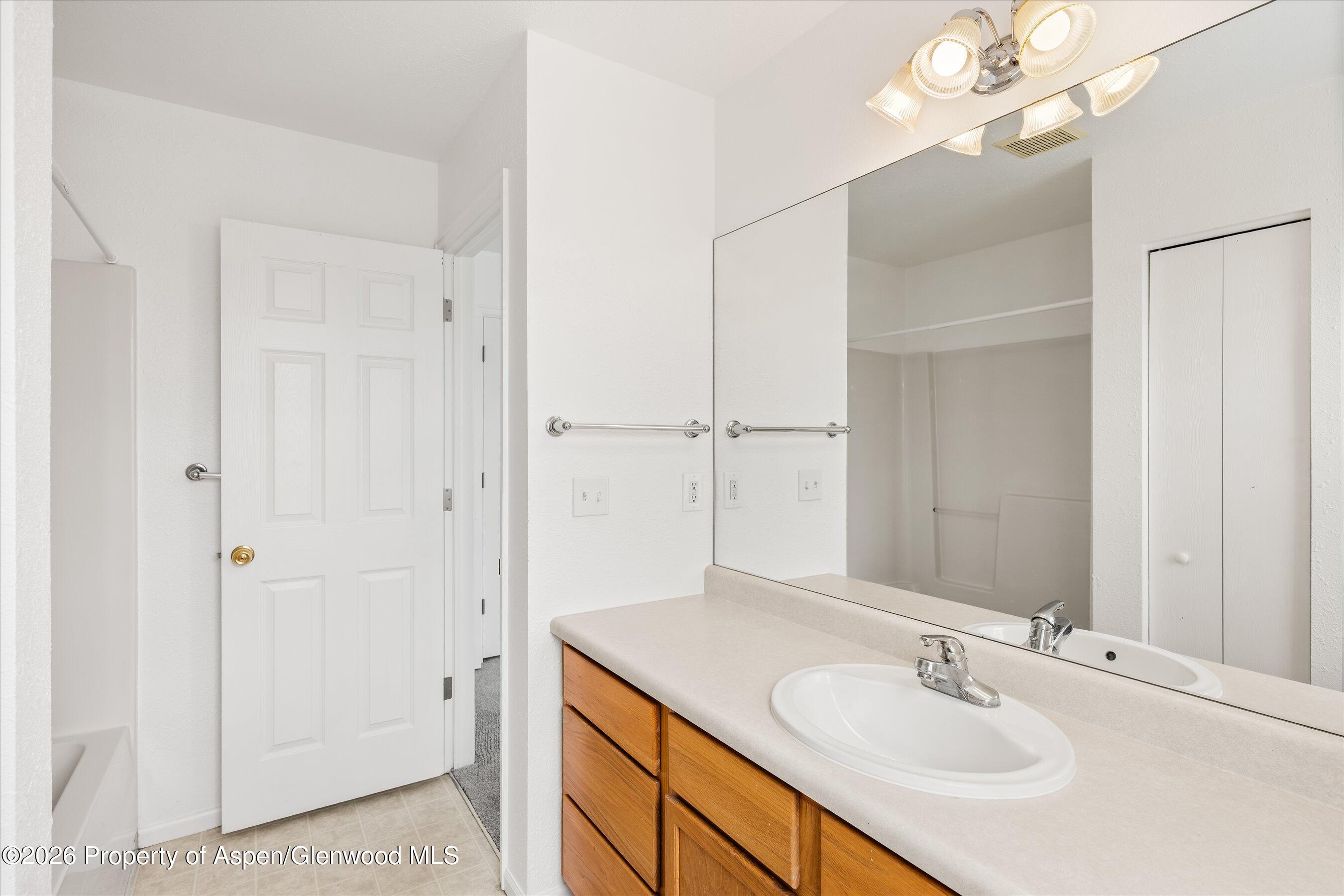 954 W 24th Street