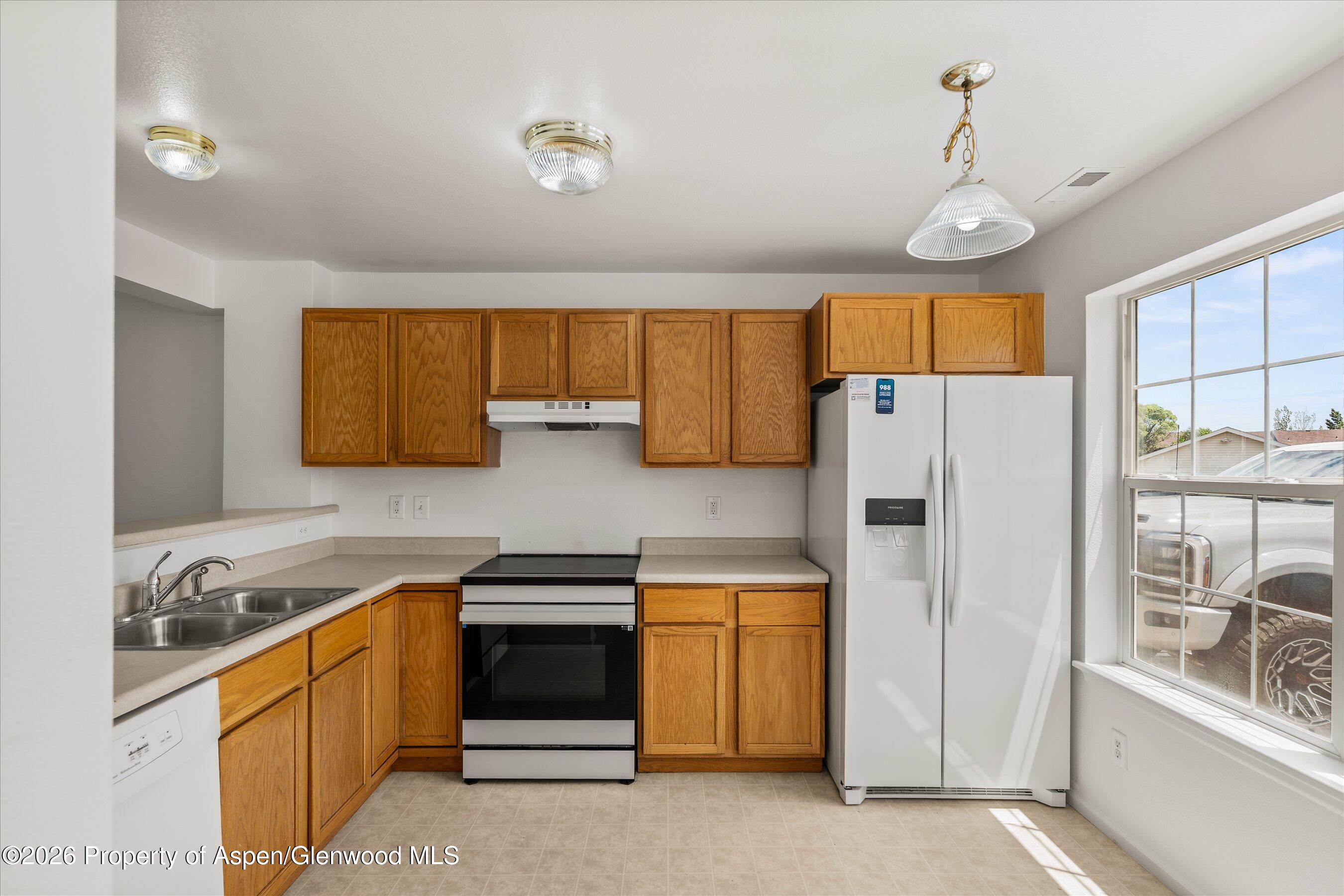 954 W 24th Street