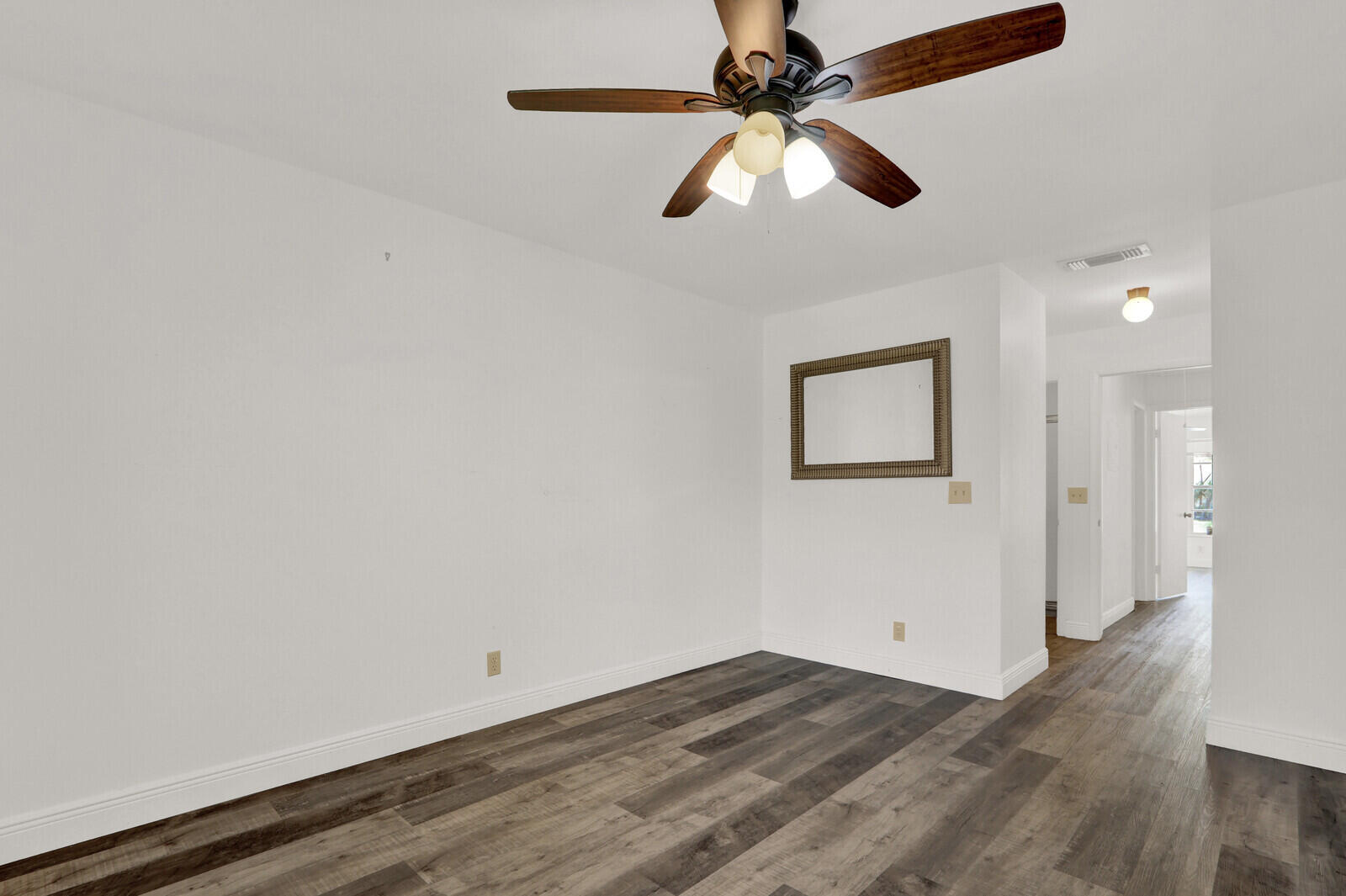 113 PINEWOOD Court