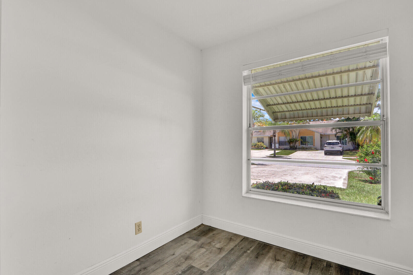113 PINEWOOD Court