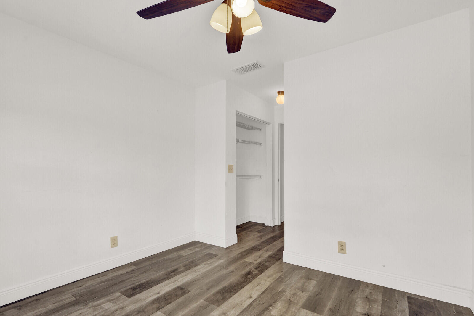 113 PINEWOOD Court