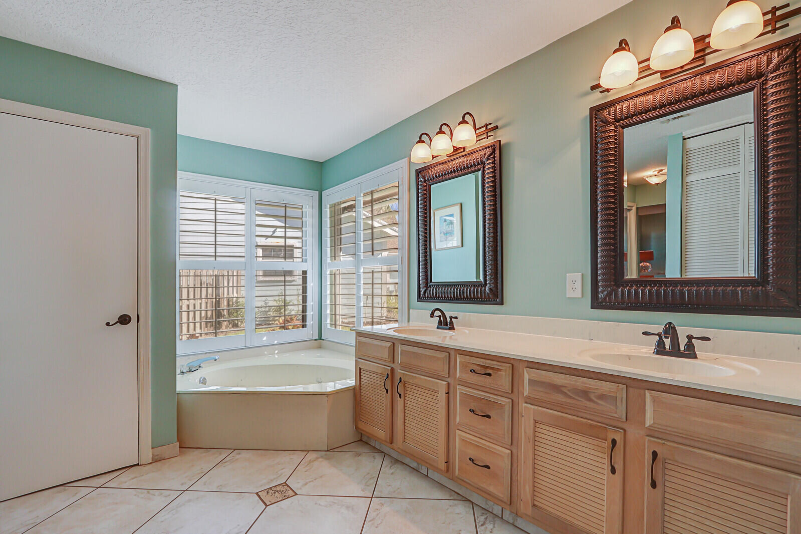 2545 Bordeaux Court