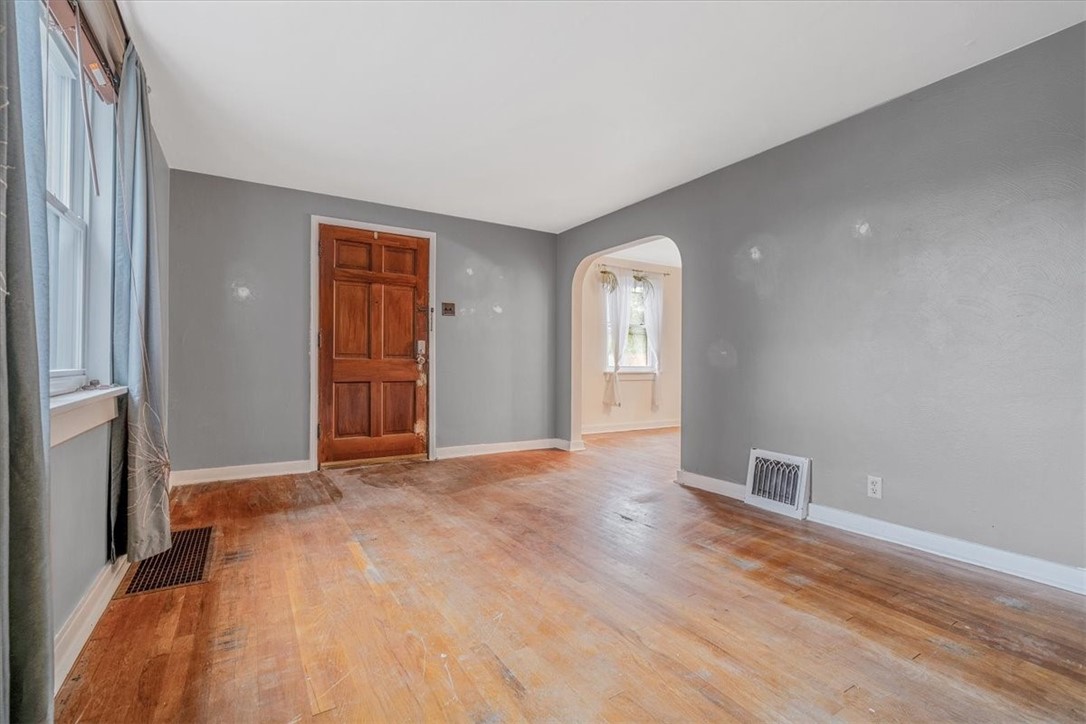 4018 Meadowbrook Blvd