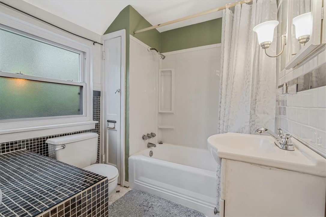 4018 Meadowbrook Blvd